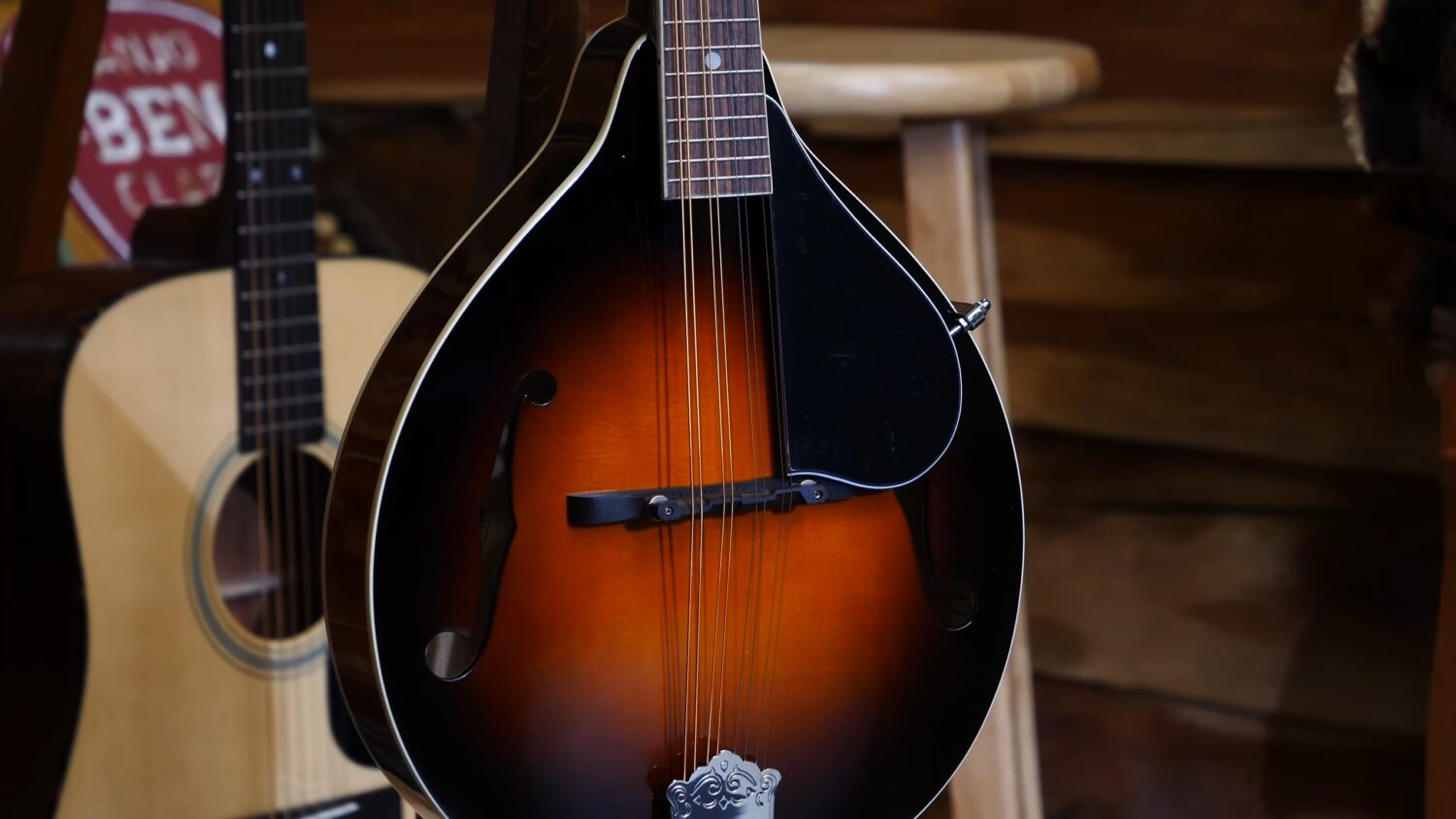 Kentucky KM-150 A-Style Mandolin Christmas Bundle